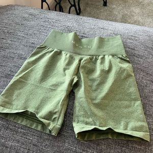 NVGTN seamless workout shorts